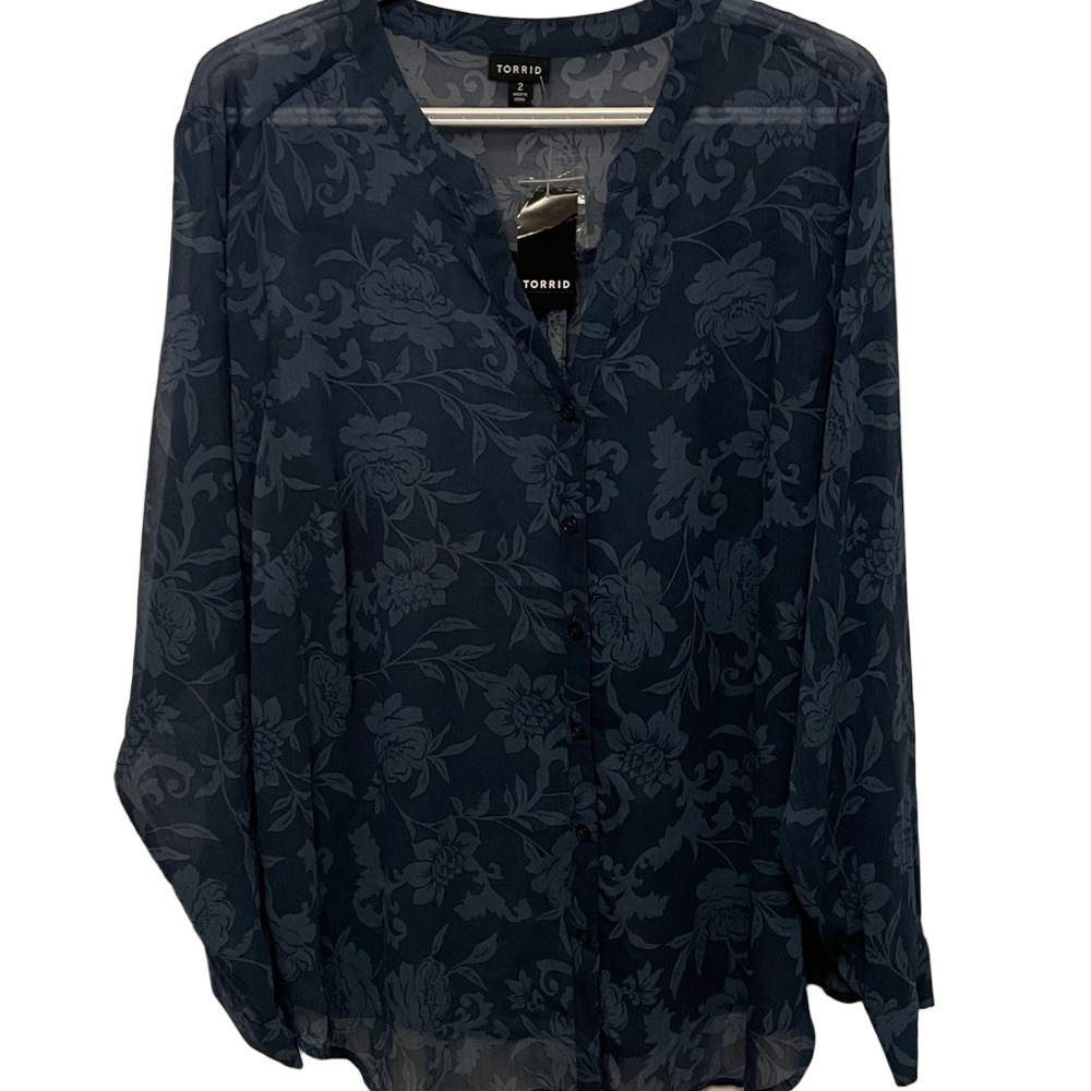 Nwt’s Torrid Blue Floral Blouse Size 2